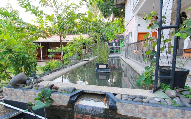 OYO 1725 Banyu Asem Residence
