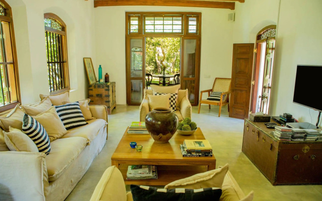 MO River House