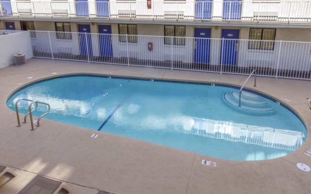 Motel 6 Phoenix - Northern Avenue