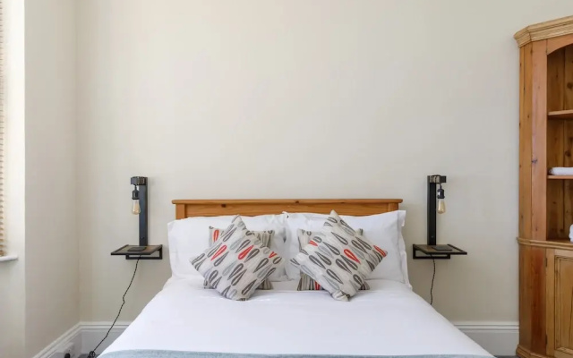 Apartment in Brighton Near the Beach