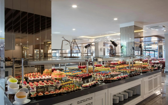 Aydinbey Queen's Palace & Spa - Ultra All Inclusive