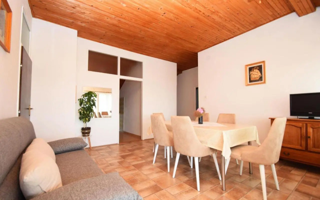 Apartment Škeva