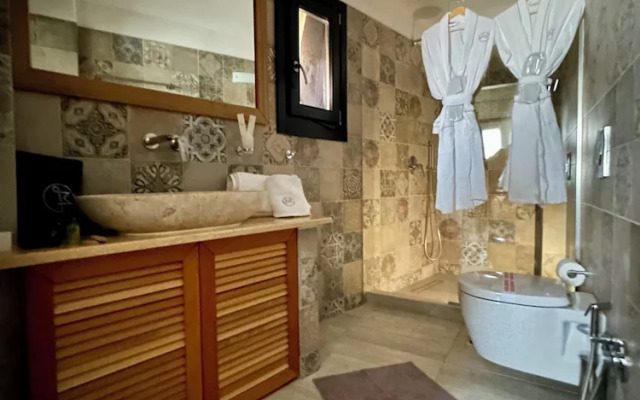 Golden Moments Luxury Stone Villas.
