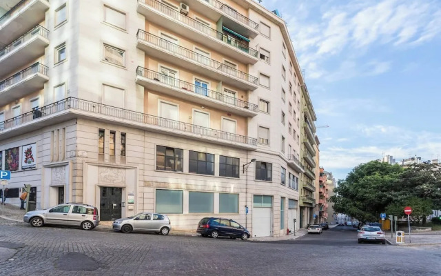 Top Location Beautiful Apartment!