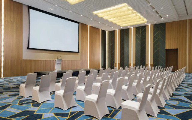 Maani Muscat Hotel & Suites