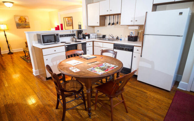 Inn at Lincoln Square