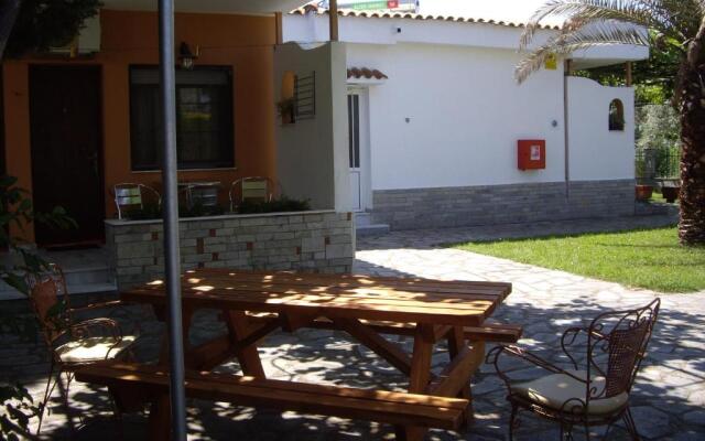 Maistrali Studios Apartments