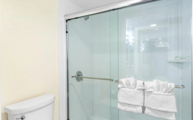 Crystal Beach Suites Miami Oceanfront Hotel