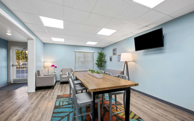 WoodSpring Suites Hobbs