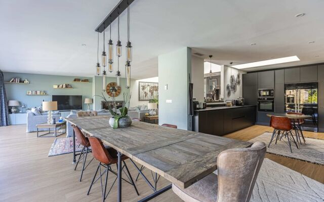 Stunning Home with Private Pool and Patio by GuestReady