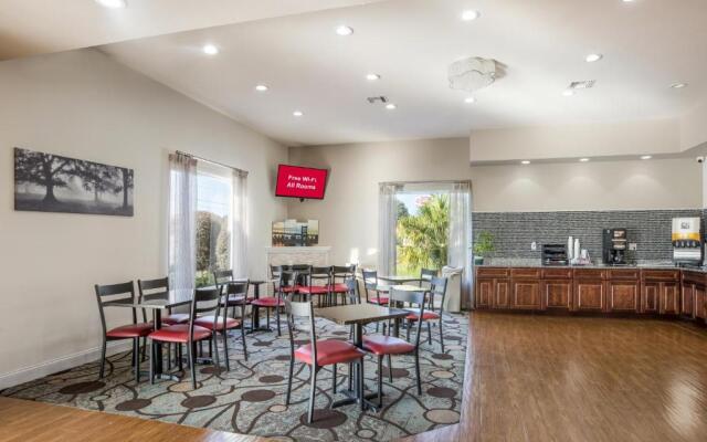 Red Roof Inn Savannah - Richmond Hill/ I-95