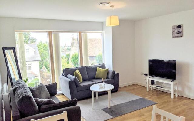 Koala & Tree - Modern 1 Bed apartment for 4 guests in the HEART of Cambridge - Short Lets & Serviced Accommodation