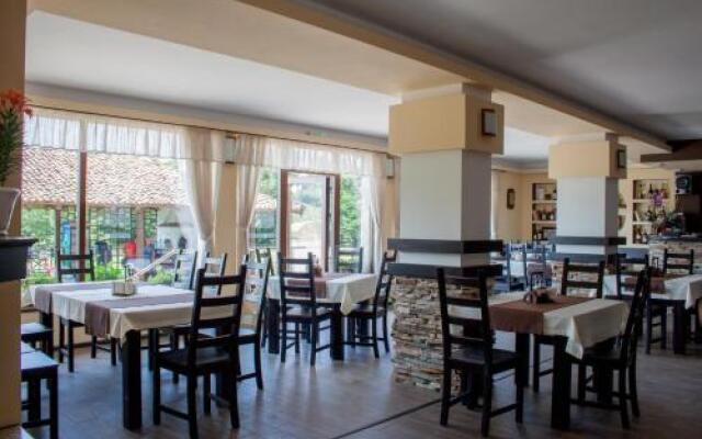 Hotel Complex Yazovir Palitsi