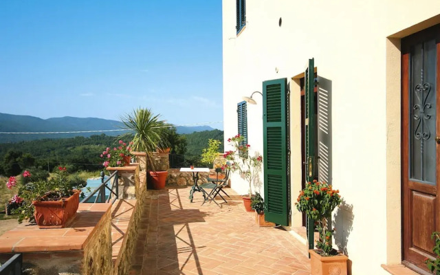 Apartment in Chiusdino With Terrace