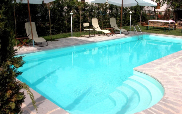 Venus Apartment 45 People