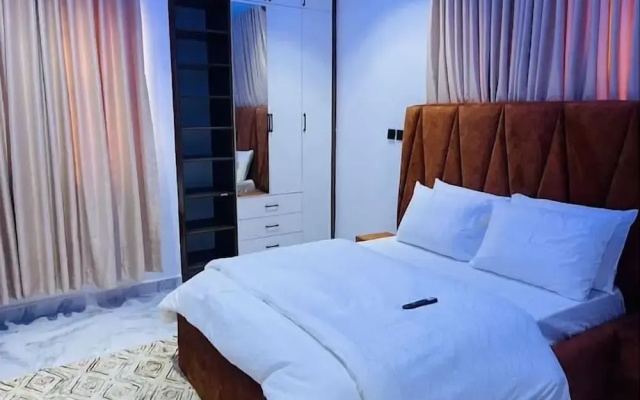 Triangle Apartment