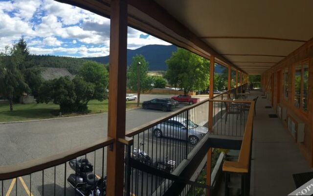 Cariboo Lodge