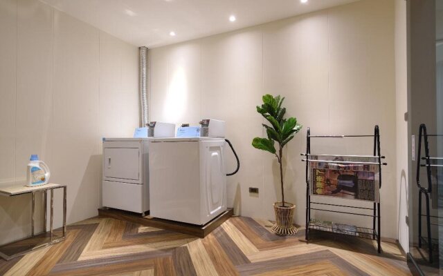 New California Hotel