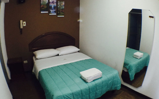 Tupac Hostel - Lima Airport