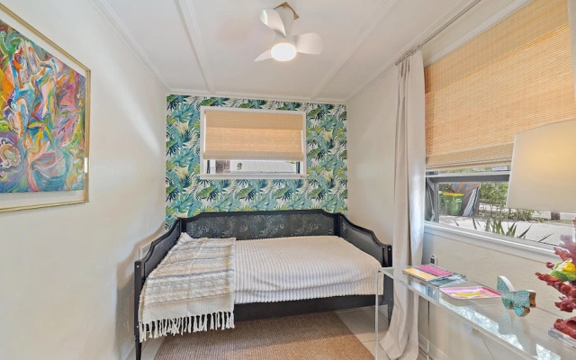 Hidden Oasis A 1 Bedroom Bungalow