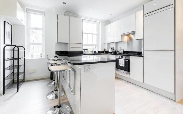 Central London Home by Oxford Street, 6 Guests