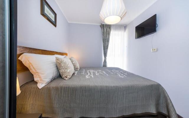 Ema 2Br Apt. In Old Town Centre