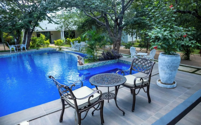Kasambabezi Lodge