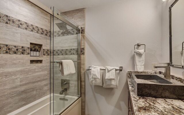 River Mnt Lodge W312 - 4 Br Condo