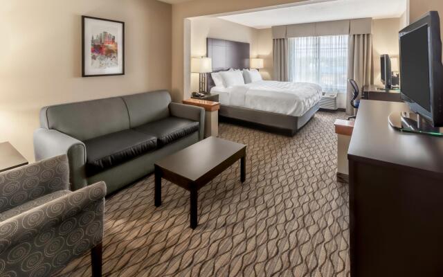 Holiday Inn Hotel & Suites-Milwaukee Airport, an IHG Hotel