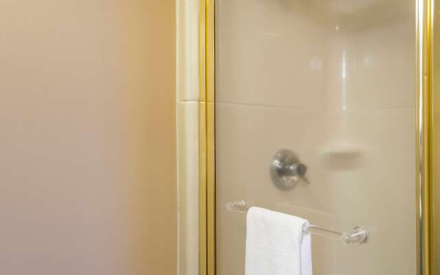 Sleep Inn Bend Crossroads Plaza