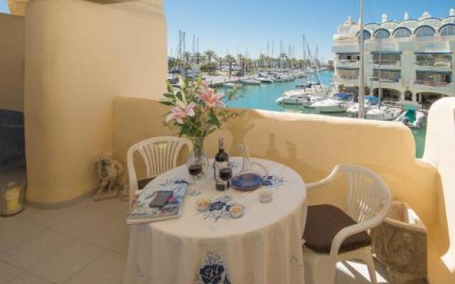 Apartamentos Puerto Marina Beach