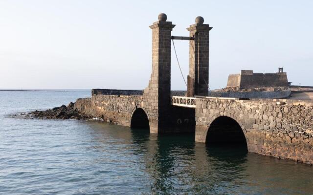 Rooms & Suites Loft 2H Deluxe Edition Arrecife