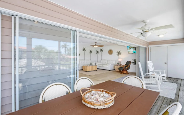 Vallie's Villa & Monty's Place