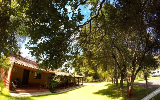 Villa Patzcuaro Garden Hotel & RV Park