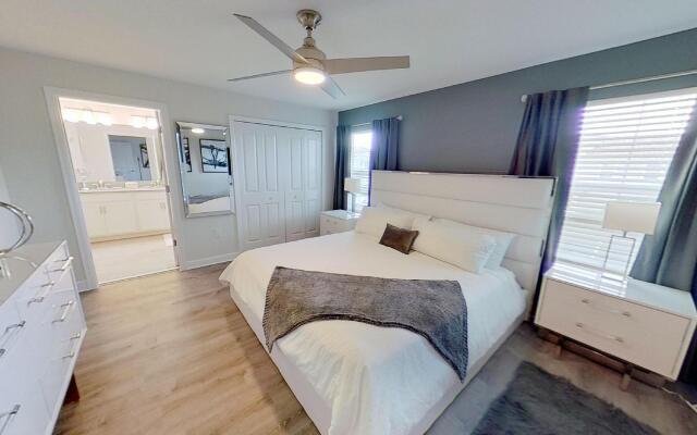 4802 LL Dream Getaway Luxury Townhome w/ Pool