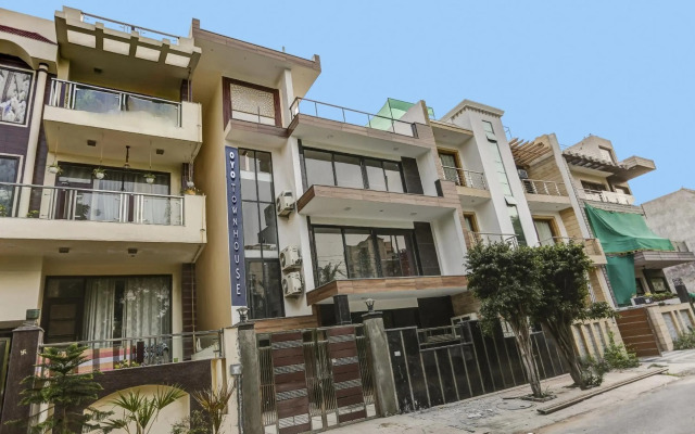 OYO Townhouse 1071 Hotel Metro Inn Residency