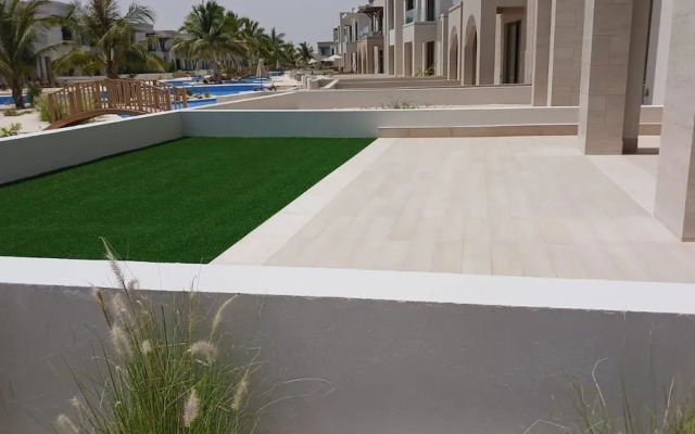 Chic 1-bedroom With Pool View