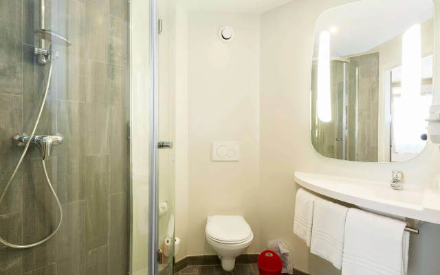 ibis Granada