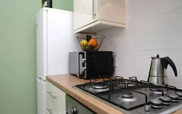 2 Bedroom Flat Near City Centre