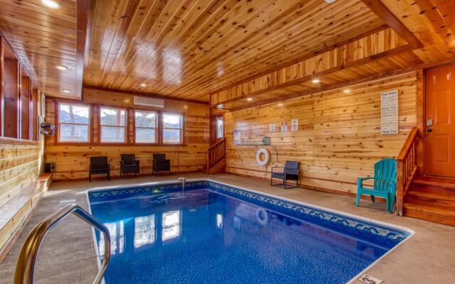 Paradise Point Pool Lodge