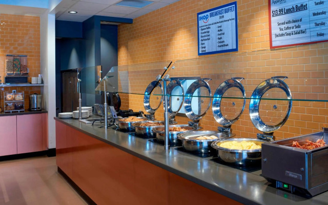 Courtyard By Marriott Detroit Downtown