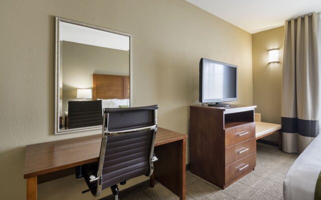 Comfort Inn & Suites Sacramento - University Area