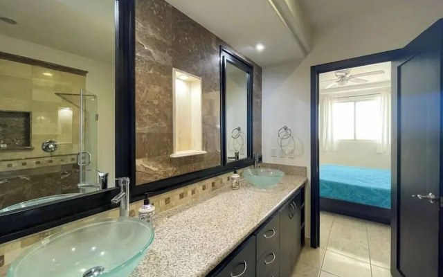 Amazing Location Close to it all Great Price