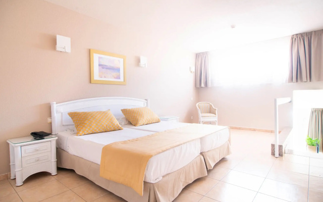 Apartamentos Punta Marina by LIVVO