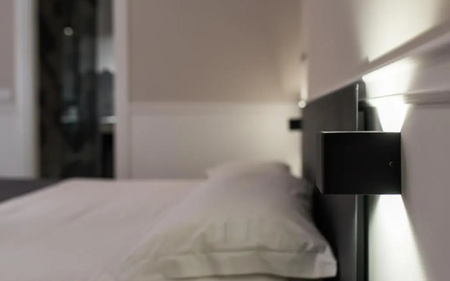 Отель Five Boutique Rooms