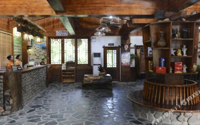 Longtan Inn