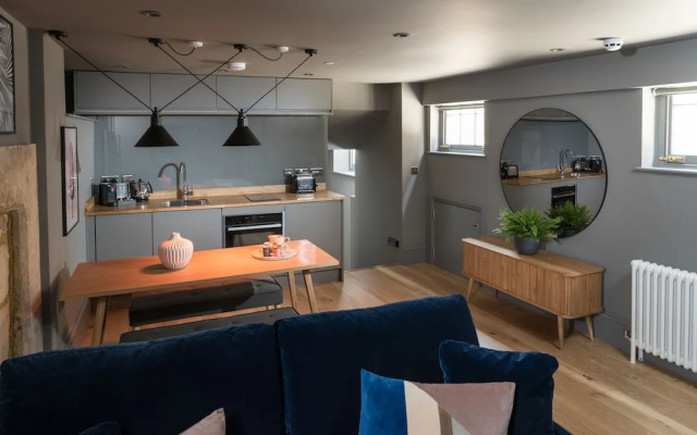 Hiding Space - Trim Street Apartments
