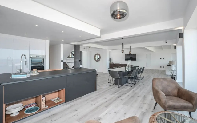 Sandbanks Villa