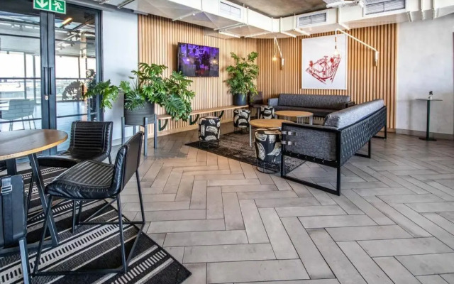 502 Wex1 Gorgeous Funky Apartment