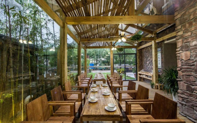 Yueming Xiaoyuan Hostel